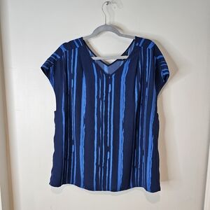 Sabie short sleeve top in a size XL